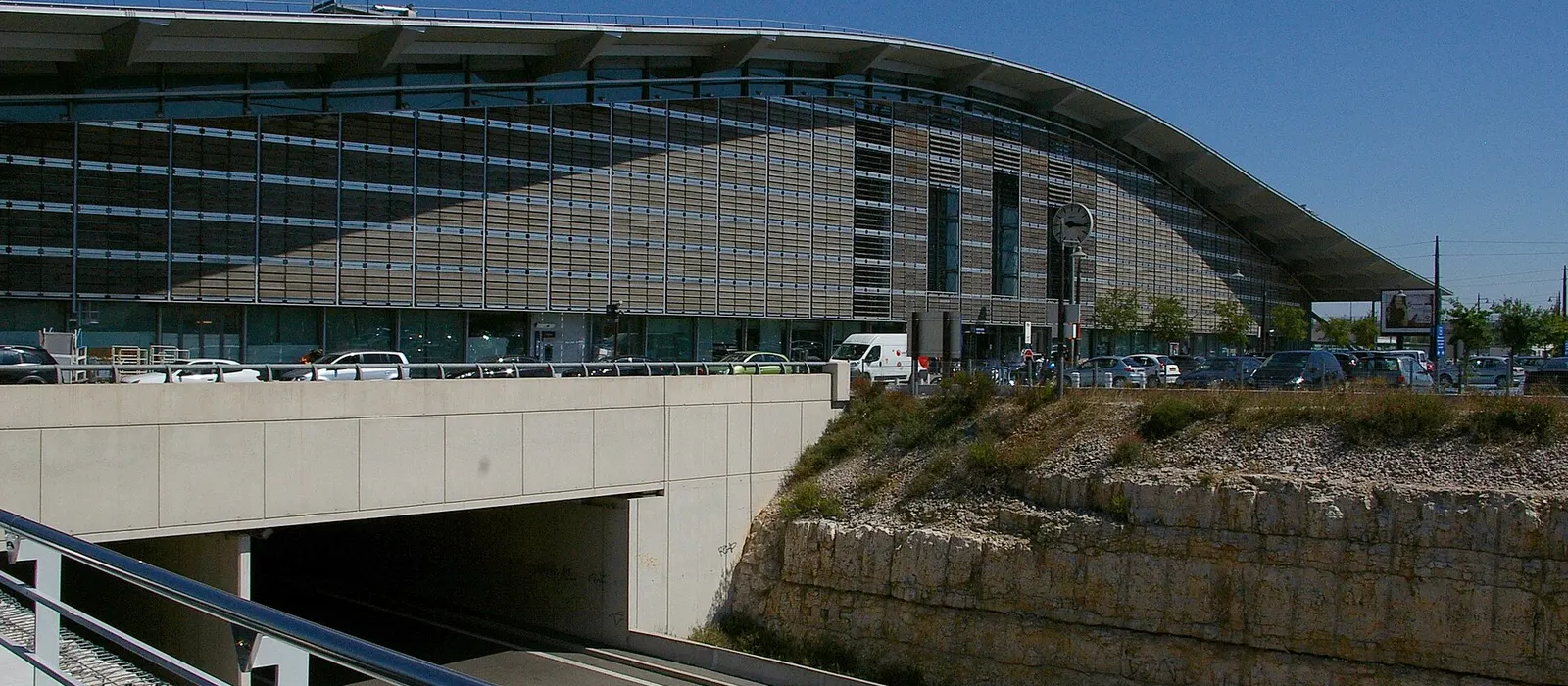 Le bâtiment de la gare d'Aix-en-Provence TGV